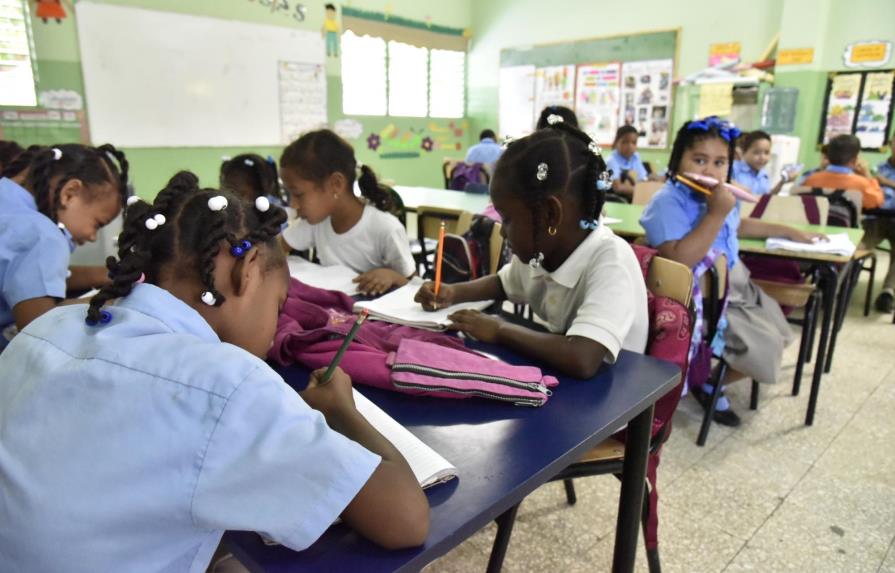 Sectores educativos acogen propuesta de DL a Educación y ADP para salvar el año escolar