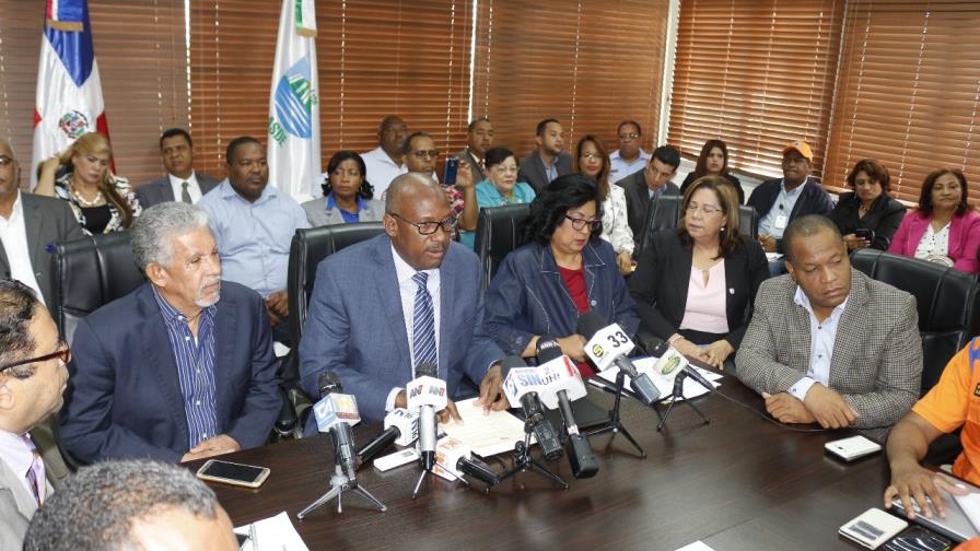 Cabildos se preparan ante los efectos de María 