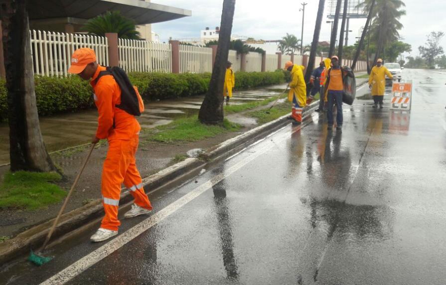 Limpieza de imbornales y patrullaje en la capital durante paso del huracán María
