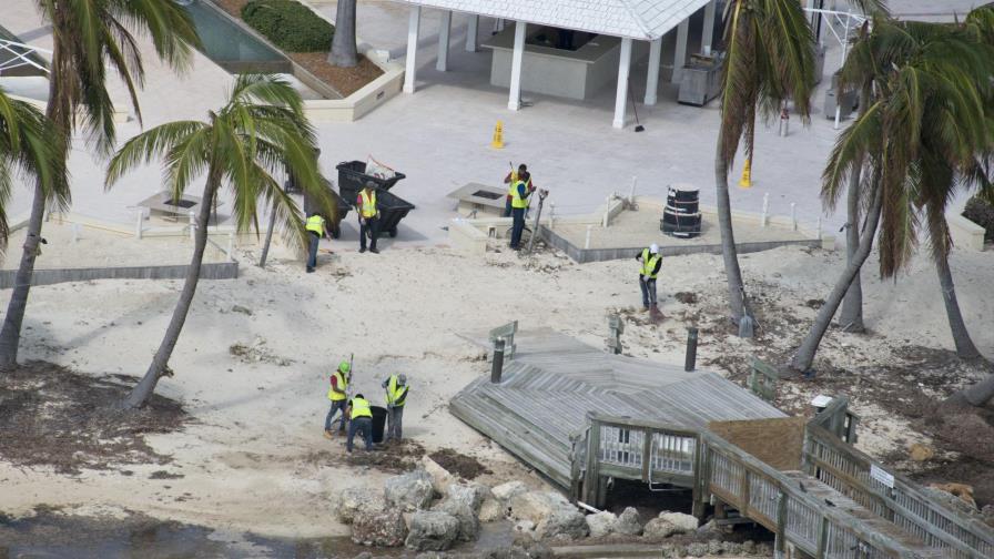 Aumentan a diez los muertos en asilo de Florida sin luz tras el paso de Irma