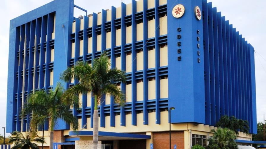 CDEEE reporta 111 circuitos fuera de servicios por efectos de huracán María