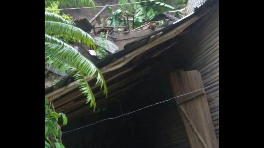 Muere hombre tras deslizamiento de tierra en San Víctor, Moca Muere hombre tras deslizamiento de tierra en San Víctor, Moca