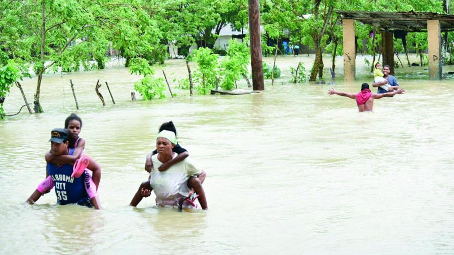 Dos muertos, un desaparecido y más de 16 mil desplazados por el huracán María Dos muertos, un desaparecido y más de 16 mil desplazados por el huracán María