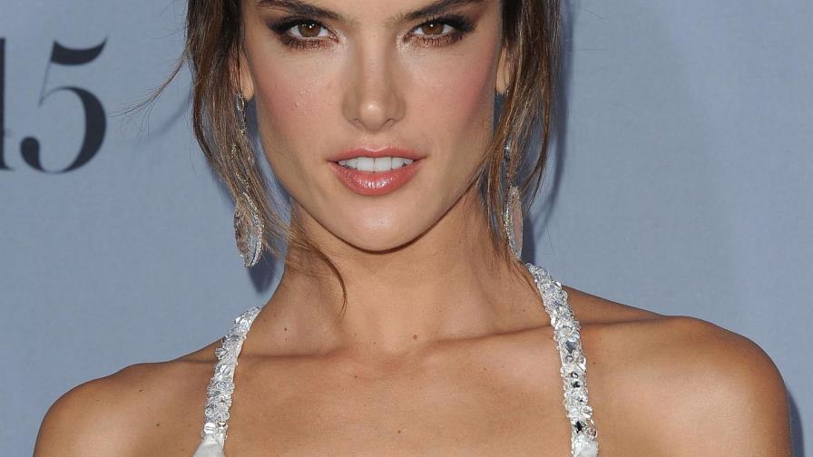 Alessandra Ambrosio desata la pasión