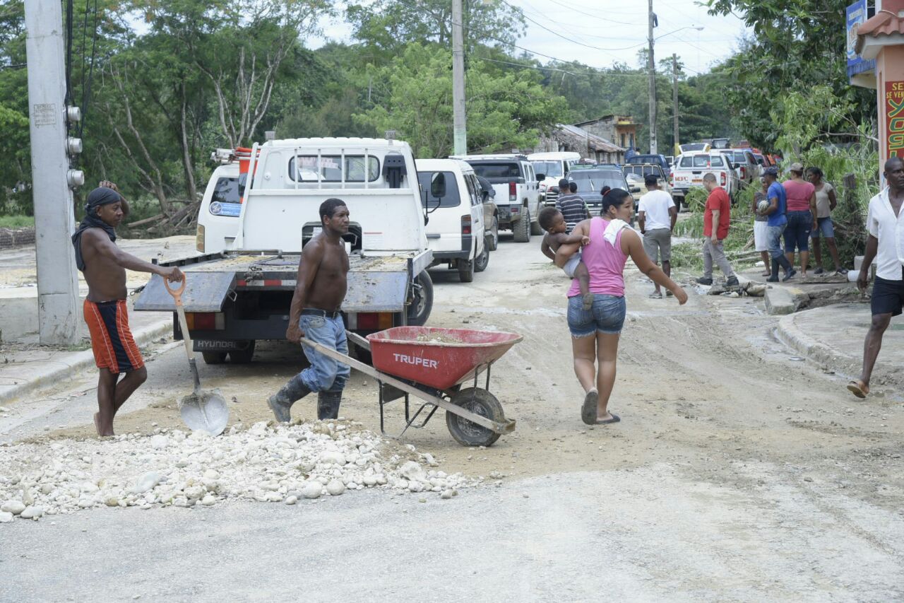 Daños en la carretera del municipio Jamao al Norte.