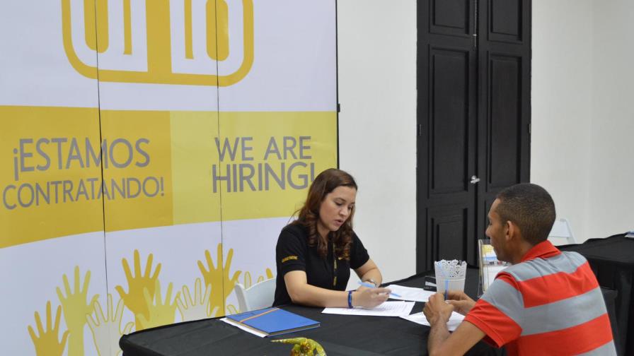 Anuncian feria de empleos para personal bilingüe en Puerto Plata