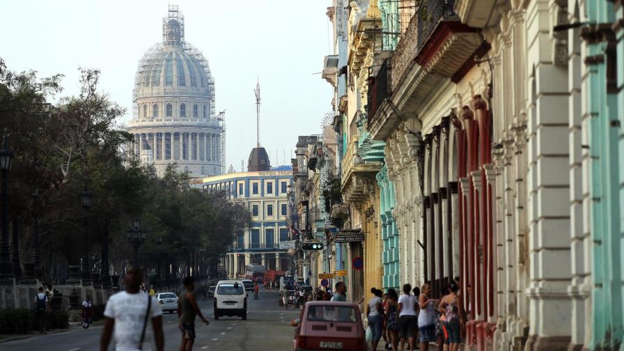 Llegan a Cuba 86 toneladas de ayudas de China para afectados por ciclón Irma 