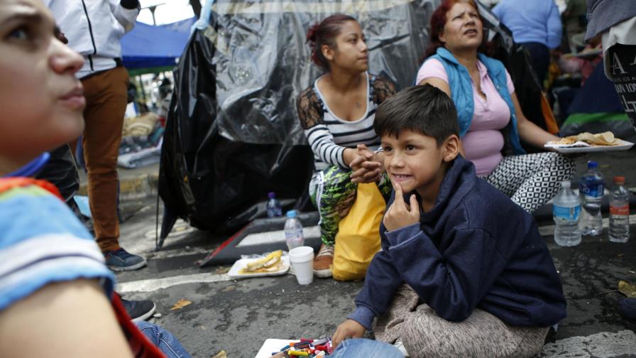 Familias se aferran a la esperanza tras sismo en México