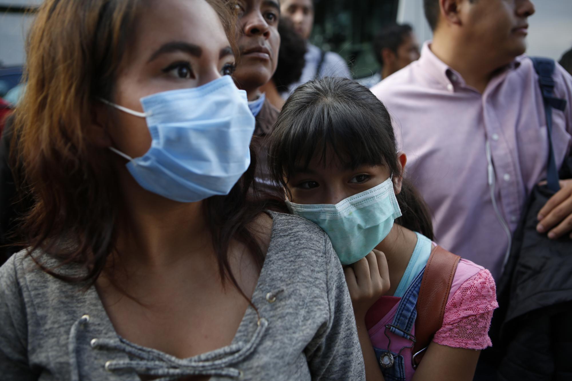 Aún buscan parientes tras sismo.