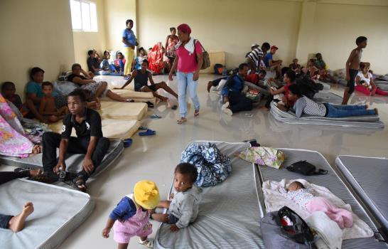 Familias abandonan albergues y retornan a sus casas a orilla de los ríos Ozama e Isabela 