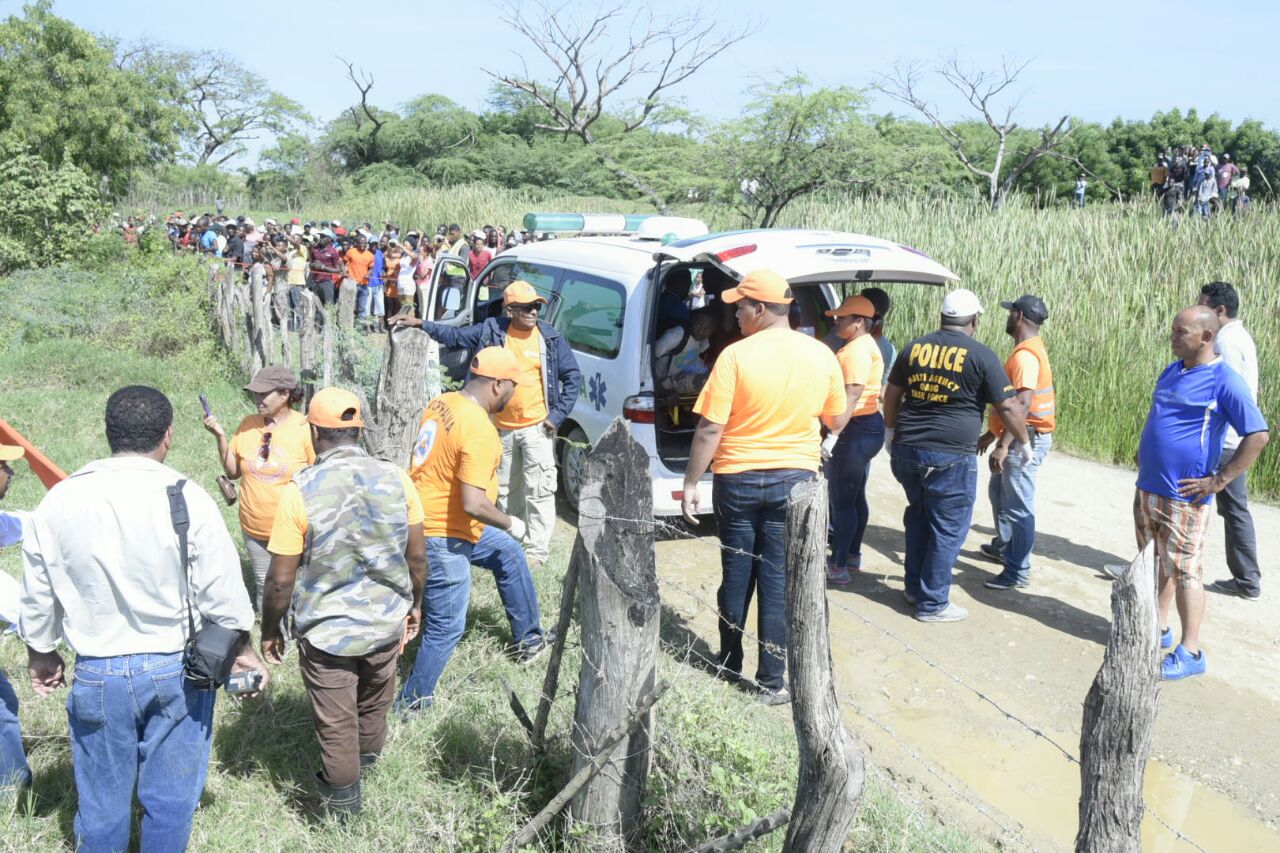 Vista de los rescatados por miembros de la Defensa Civil en Hatillo Palma, hoy, 23 de septiembre de 2017.