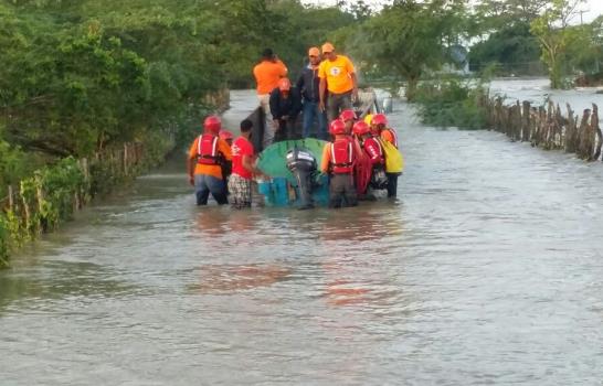 Dos haitianos desaparecidos y otros 48 rescatados en fincas inundadas por huracán María en Hatillo Palma