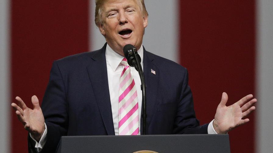 Trump advierte de que el nuevo misil probado por Irán puede alcanzar Israel Trump advierte de que el nuevo misil probado por Irán puede alcanzar Israel