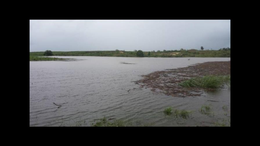 Desborde del río Brujuela impide el paso por tramo de carretera Mella 