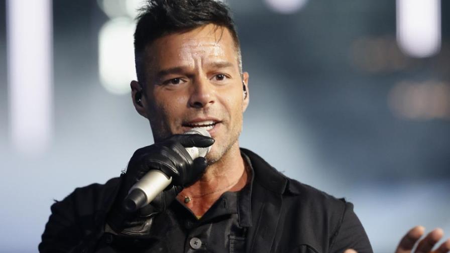 Ricky Martin deplora que líneas aéreas aumenten pasajes a Puerto Rico Ricky Martin deplora que líneas aéreas aumenten pasajes a Puerto Rico