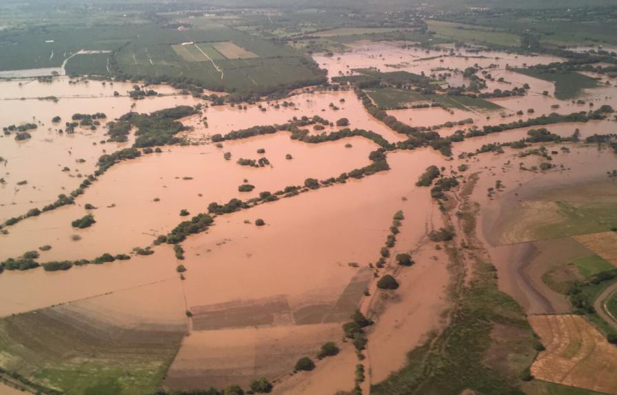 Lluvias del huracán María mantienen 35 localidades incomunicadas 