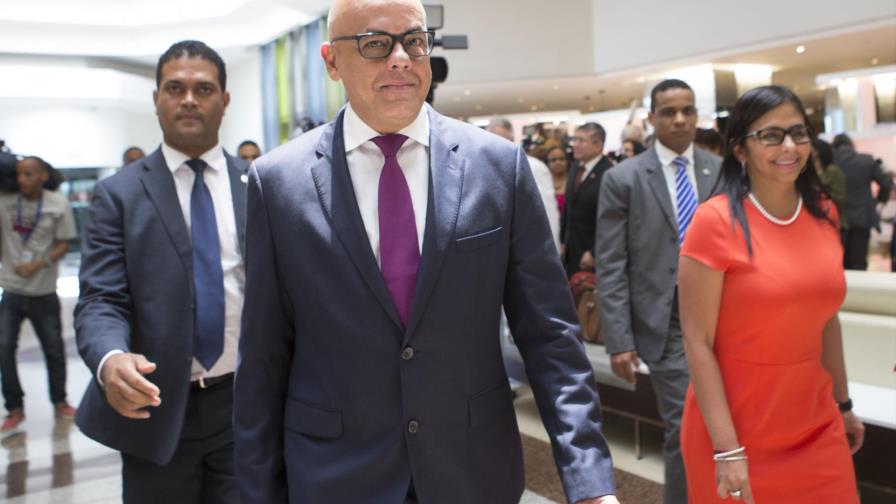 Maduro confirma que el próximo encuentro con la oposición tendrá lugar mañana