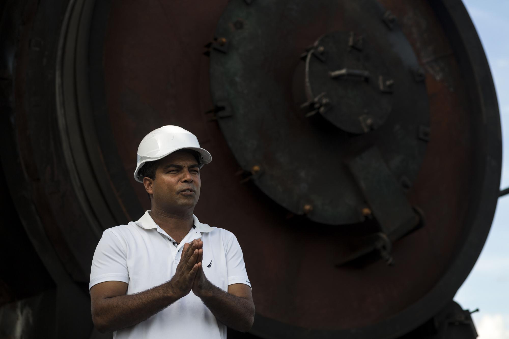 Luis Disla, propietario de la planta de gomas, pretende ampliar el dinero que percibe en este negocio.