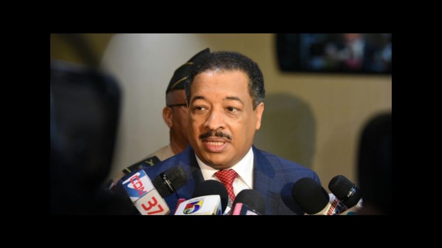 Roberto Rosario se vuelve a poner la toga y el birrete