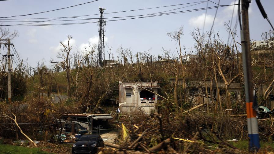 Puerto Rico sin electricidad y escasez de combustible una semana después de María Puerto Rico sin electricidad y escasez de combustible una semana después de María