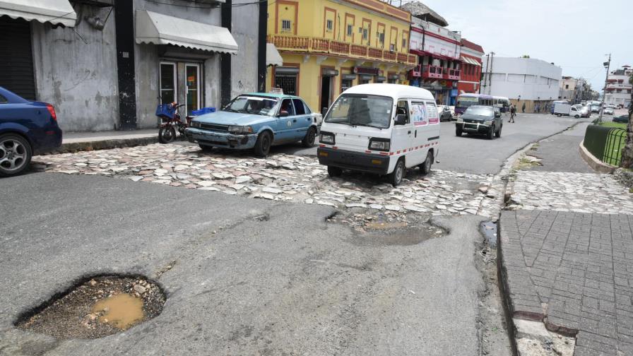 Quejas por un badén “come gomas” en la avenida Mella Quejas por un badén “come gomas” en la avenida Mella