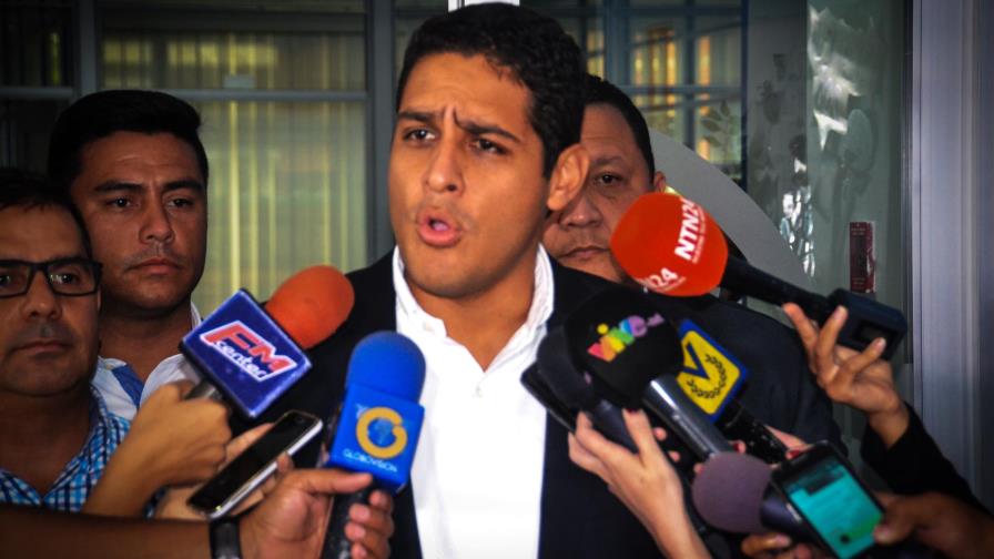 Opositor venezolano denuncia presión del Gobierno para que deje candidatura 