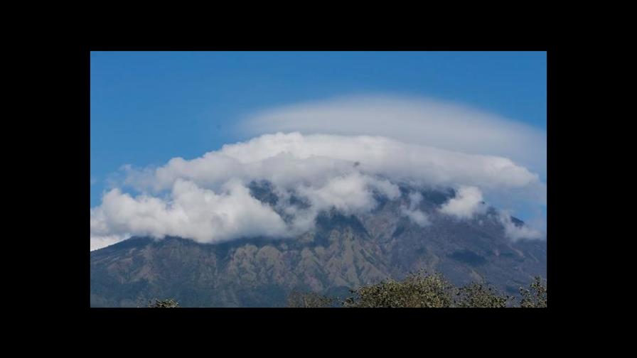 Gobierno de Vanuatu ordena evacuar una isla por la erupción del volcán Monaro Gobierno de Vanuatu ordena evacuar una isla por la erupción del volcán Monaro