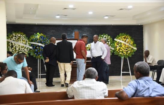 Ayuntamiento de Santo Domingo Norte declara tres días de duelo por muerte de Carvajal Lois