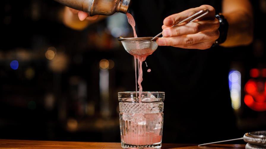 “El arte de mezclar bebidas”