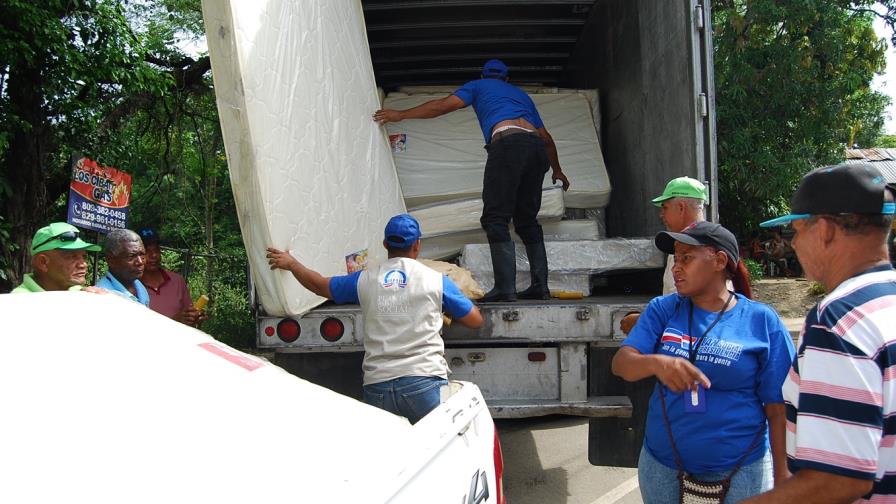 Llegan artículos del hogar a familias afectadas por María en Santiago Rodríguez y San Pedro de Macorís Llegan artículos del hogar a familias afectadas por María en Santiago Rodríguez y San Pedro de Macorís