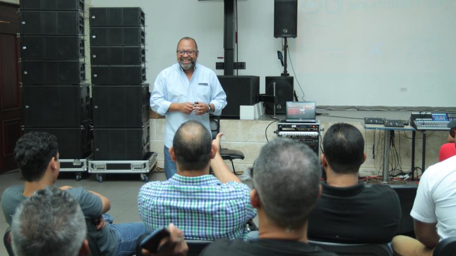 Especializan en seminario a profesionales del sonido en vivo Especializan en seminario a profesionales del sonido en vivo