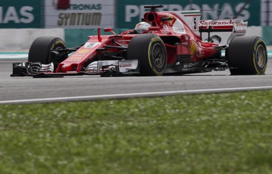 Choque en las prácticas de Fórmula Uno en Malasia