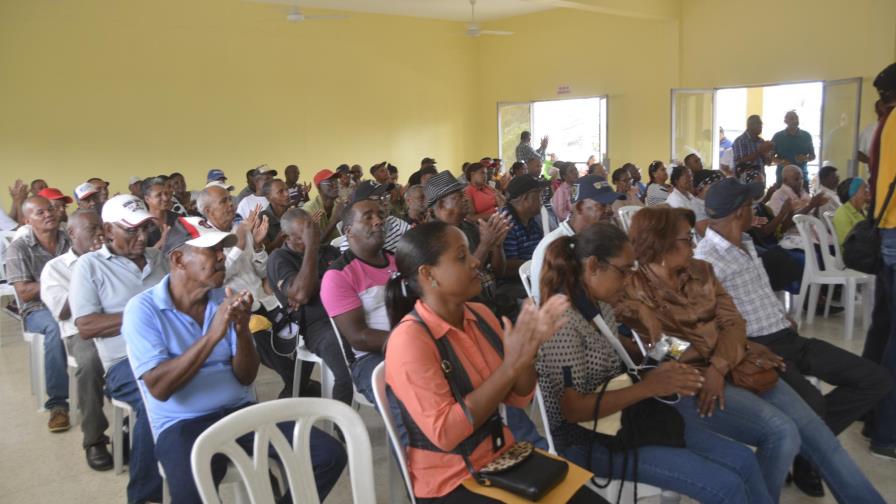 Parceleros de Higüey reciben más de 5 millones de pesos