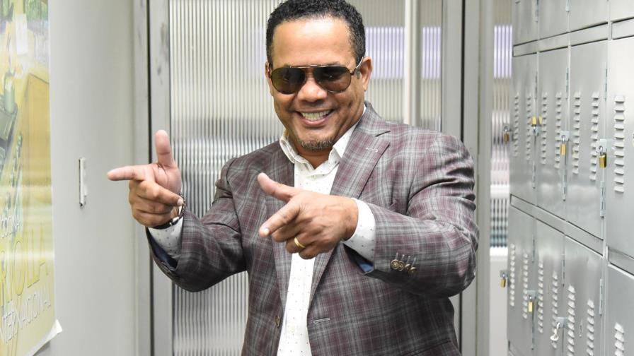 Héctor Acosta      al salón de la Fama Celia Cruz en New Jersey