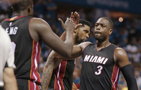 Dwyane Wade contento de unirse a su amigo LeBron James en los Cavs