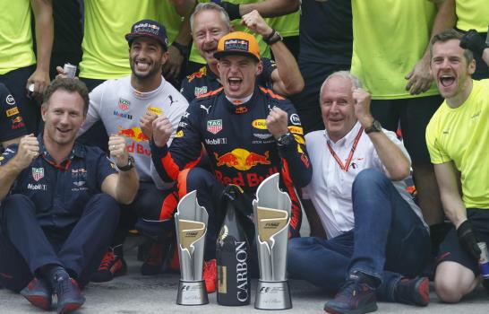 Ni Hamilton ni Vettel ganaron la Fórmula Uno; triunfó Max Verstappen 