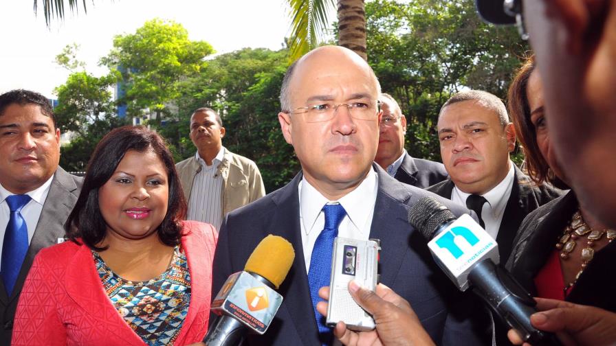 Ministro de Medio Ambiente afirma vertederos de Rafey y Tamboril son problema nacional