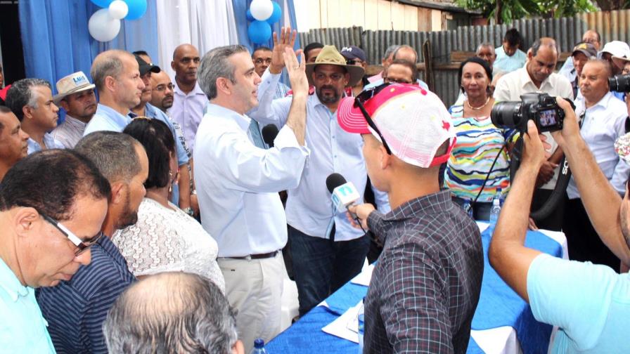 Luis Abinader aboga por dominicanización del trabajo agrícola en la frontera Luis Abinader aboga por dominicanización del trabajo agrícola en la frontera