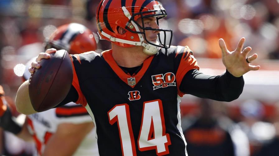 Dalton lanza 4 pases de anotación; Bengals aplastan 
