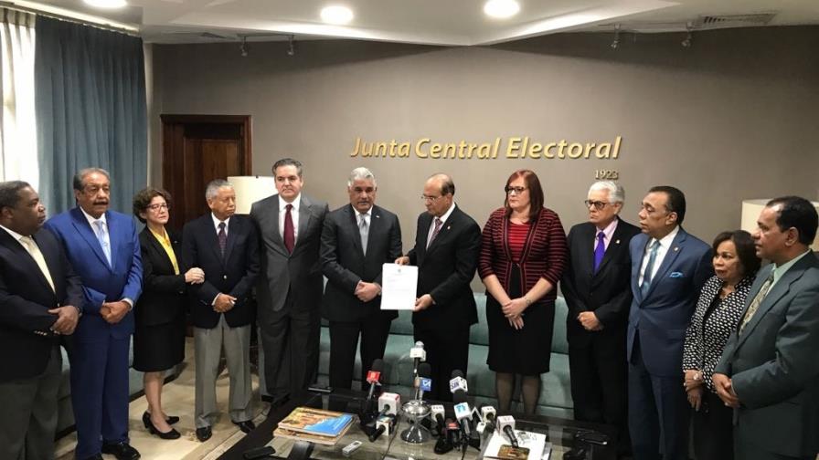 PRD propone primarias simultáneas y padrón abierto solo para cuatro partidos