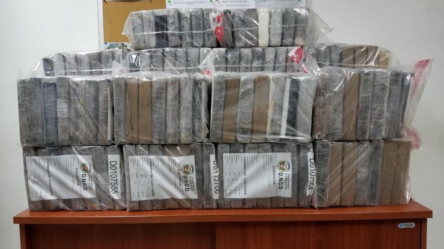 Decomisan 249 paquetes de drogas en puerto de Haina Decomisan 249 paquetes de drogas en puerto de Haina