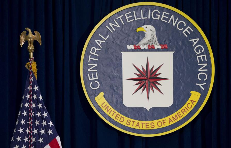 Se busca espía latino (Contacto: La CIA)