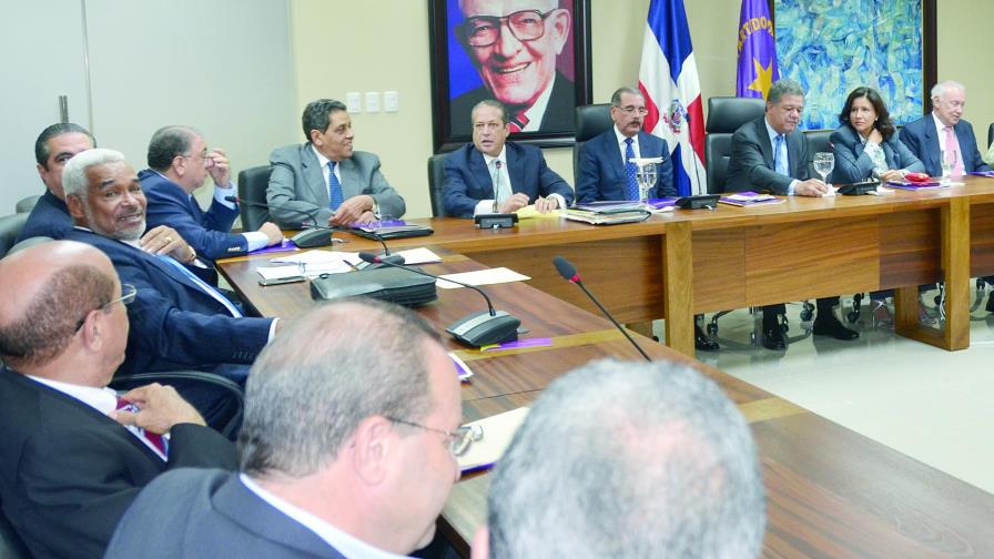 Opositores dicen que las primarias abiertas son inconstitucionales