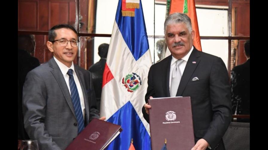 RD e India firman memorando de entendimiento sobre formación diplomática y consular