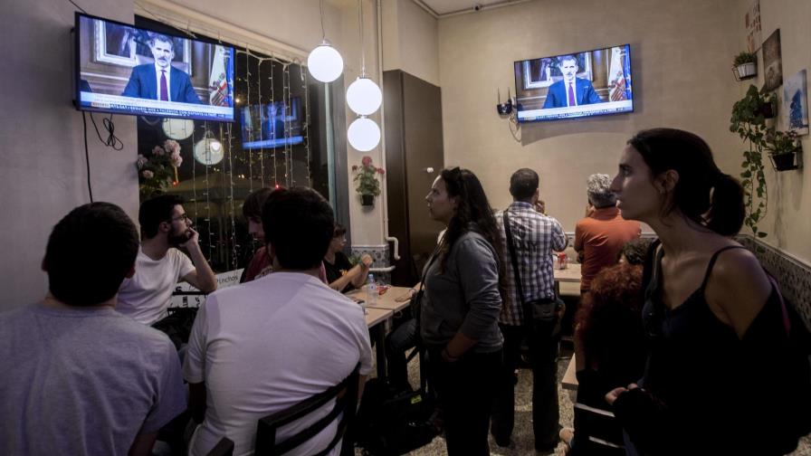 Rey de España llama a los poderes del Estado a asegurar orden constitucional 