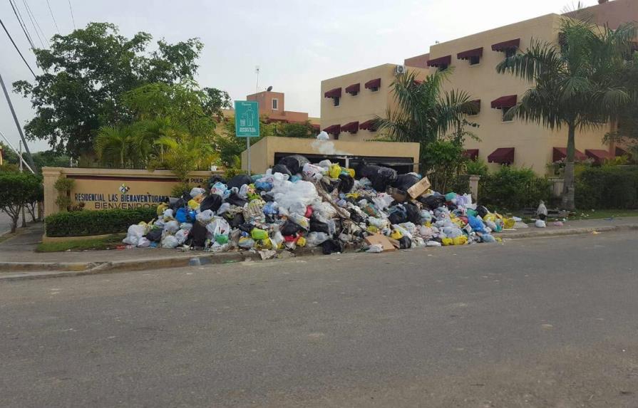Habitantes de residenciales cercanos a la Jacobo Majluta denuncian acumulación de basura