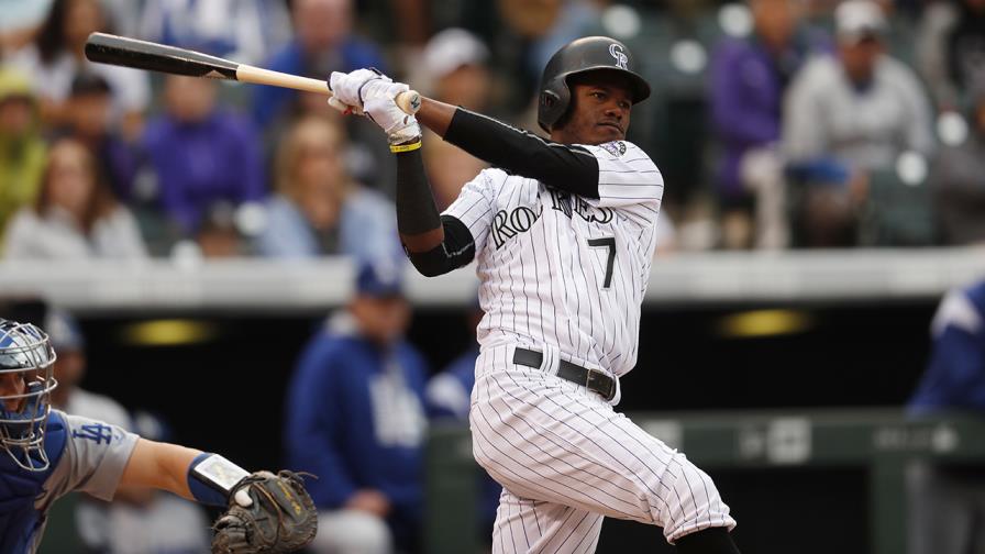 Raimel Tapia y Carlos Estevez al roster de Rockies para el Juego del Comodín