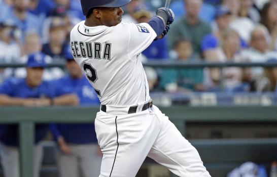 Dominicanos lideraron ofensiva en Cleveland y Seattle en la Liga Americana