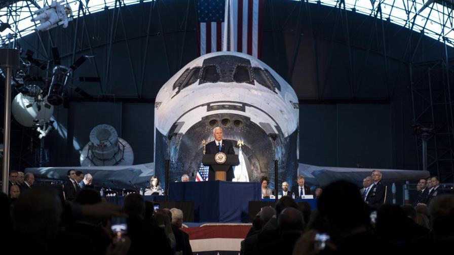 EE.UU. quiere enviar astronautas a la Luna y sentar bases para explorar Marte