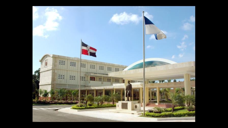 La UASD y la FED acuerdan normalizar las actividades docentes 